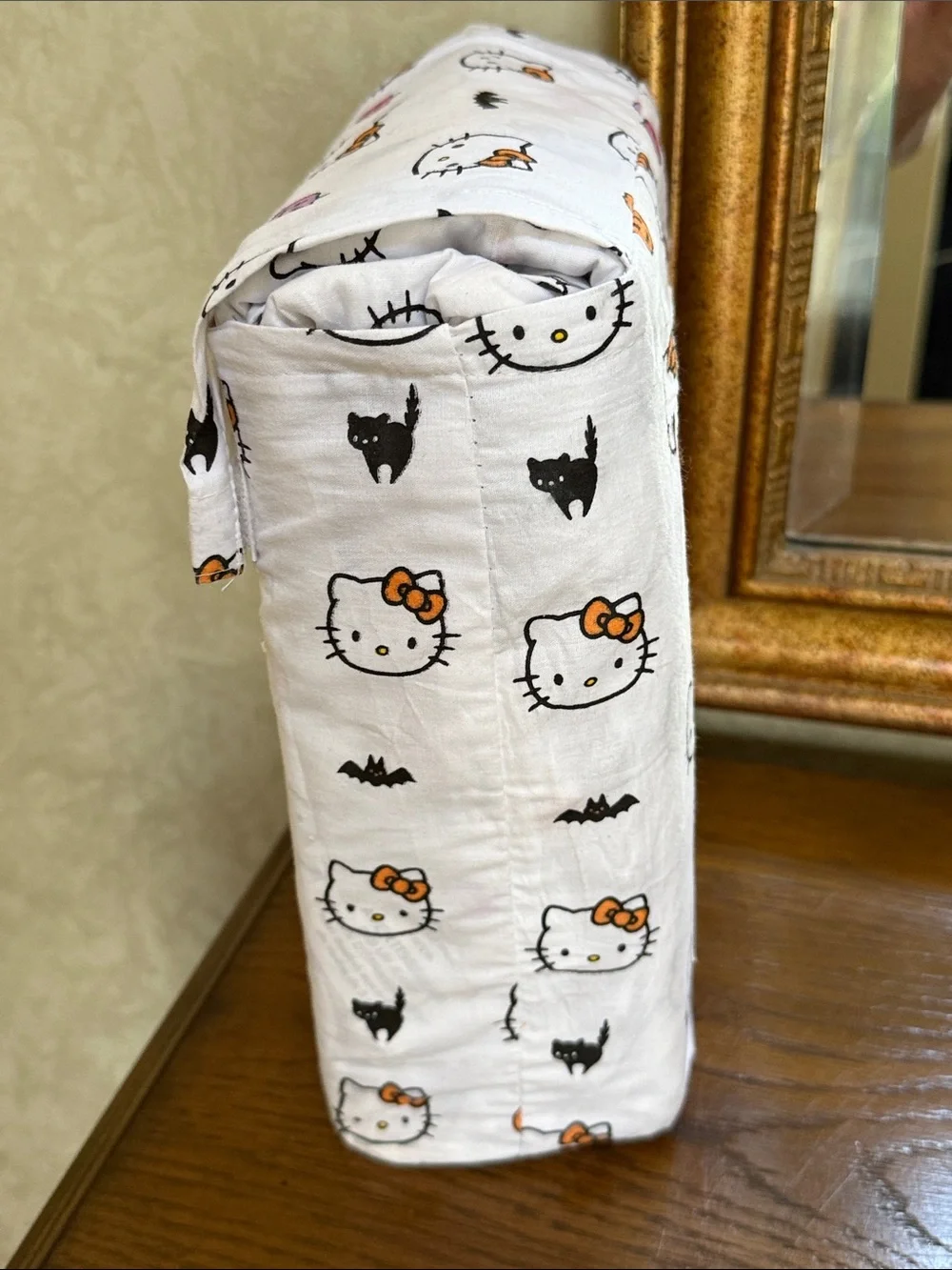 Hello Kitty Queen Halloween Sheet Set – White with Orange & Pink/purple Accents.